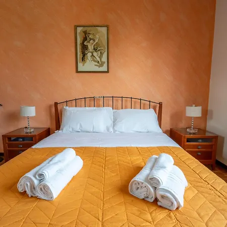 Le Camelie House - Maggiore Feriehus *