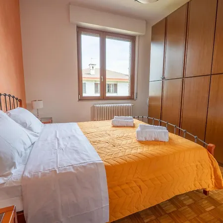 Le Camelie House - Maggiore Feriehus *
