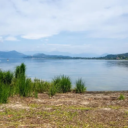 Le Camelie House - Maggiore Feriehus *